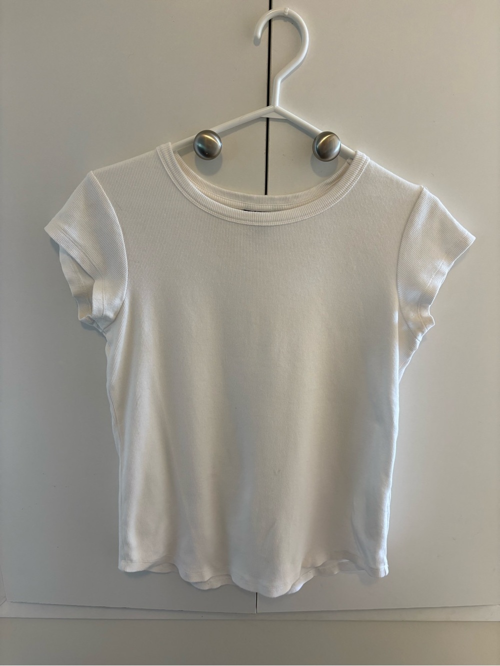 Buffalo Ribbed White Capsleeve T